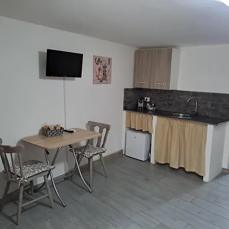Guest house Borgo Levano 3*
